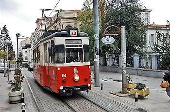 Emirtimes Kadikoey מלון 3*