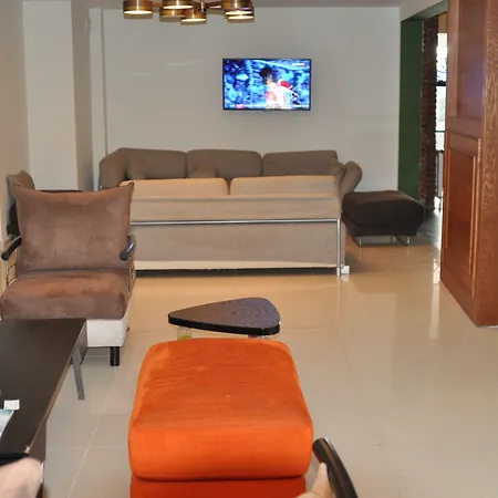 Emirtimes Kadikoey מלון 3*